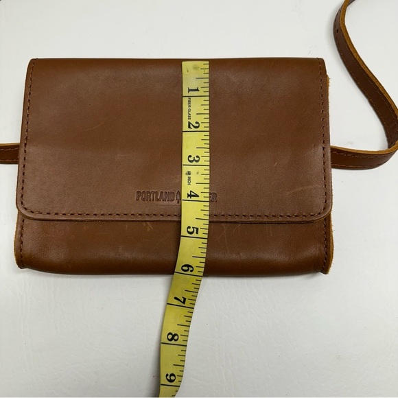 Portland Leather Tan waist bag or Crossbody Bag - Picture 7 of 8